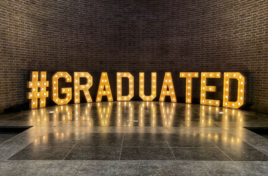 #GRADUATED lichtletters voor een geslaagde afstudeerviering